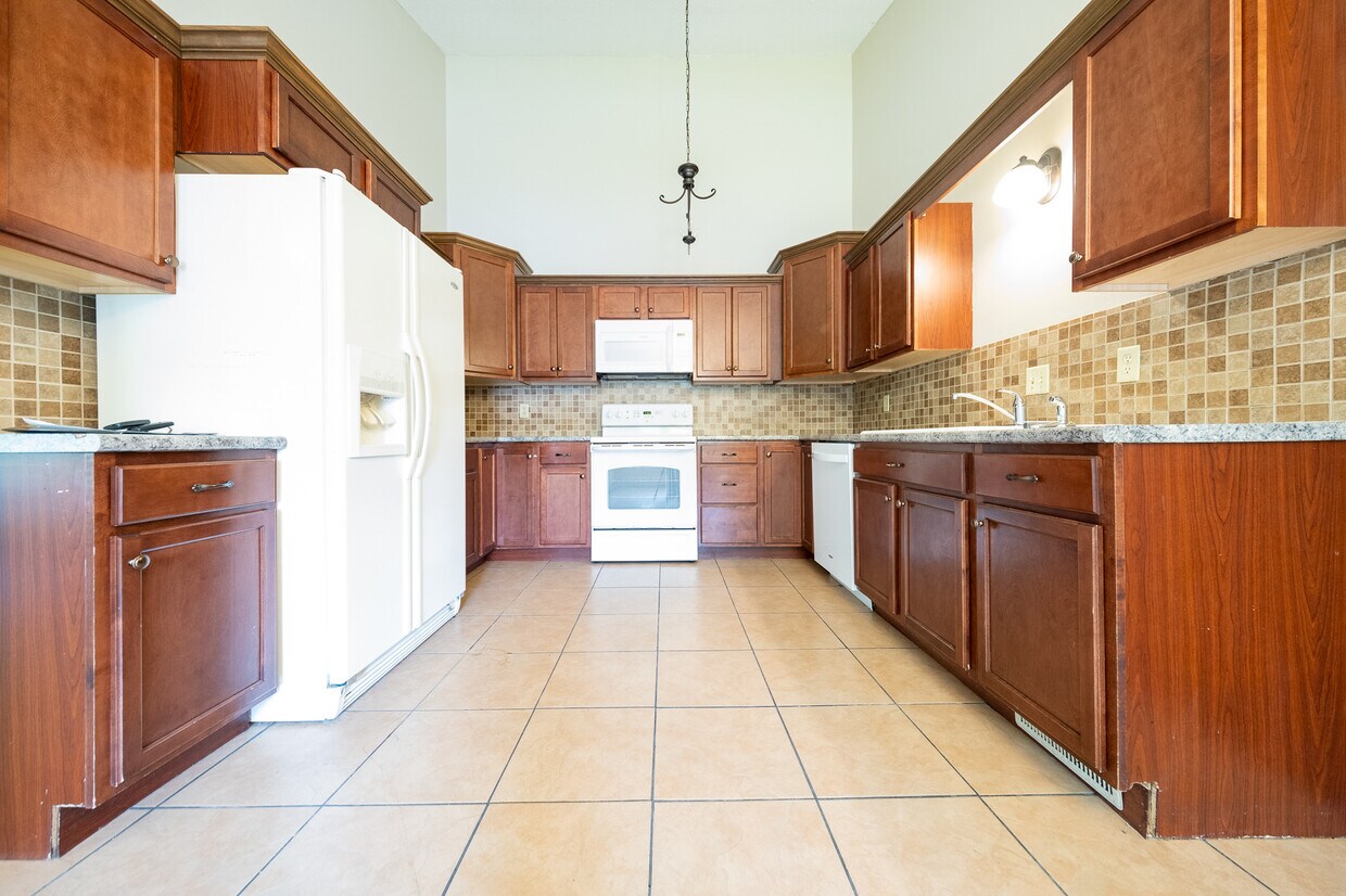 Primary Photo - 2802 Rolling Oaks Rd