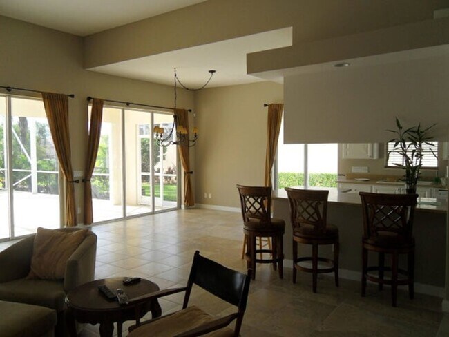 Foto del edificio - 8158 Rosalie Ln