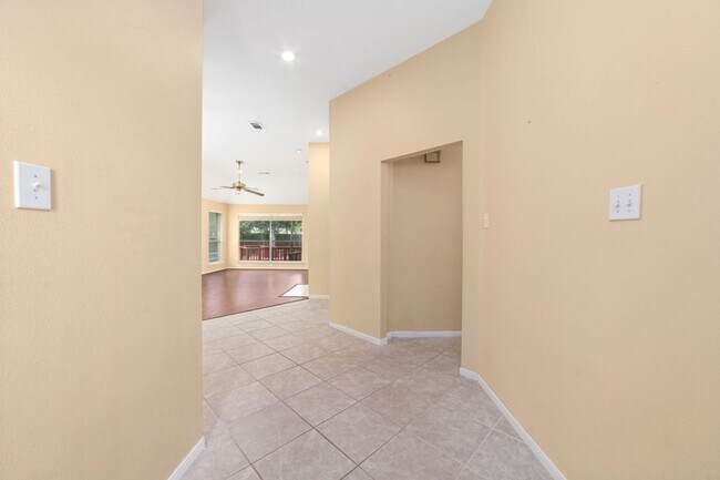Foto del edificio - 1503 Telkwa Dr