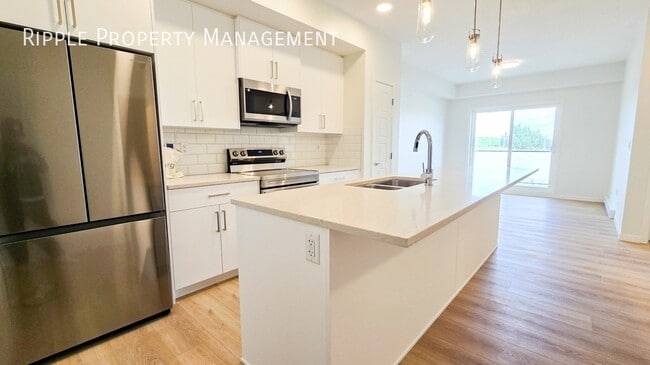 Building Photo - Modern 1 Beds, 1 Baths Apartment/Condo | N...