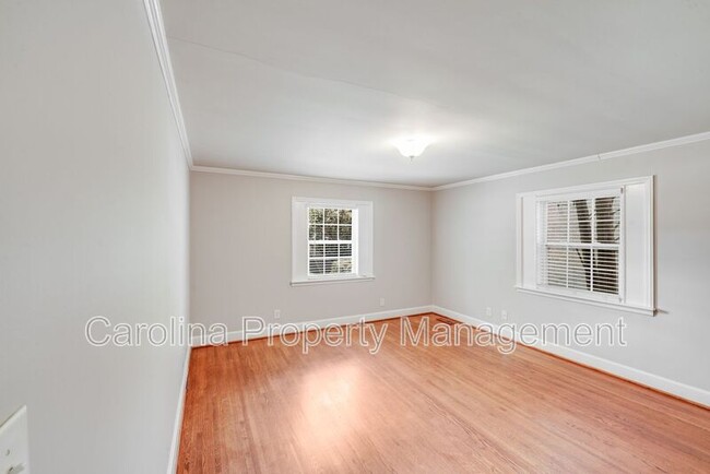 Foto del edificio - 2417 Laburnum Ave