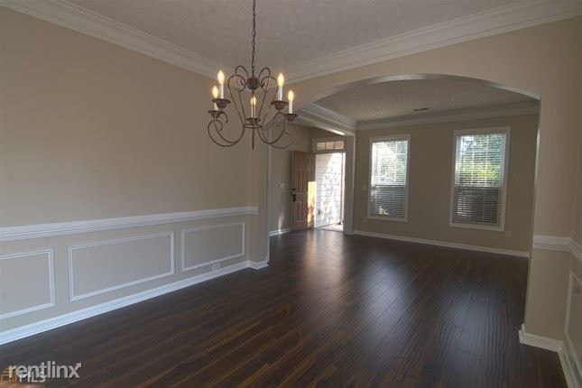 Building Photo - 3120 Creekside Village Dr NW