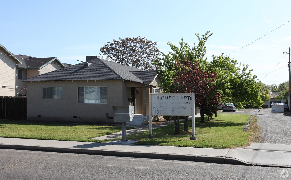 1074 Pioneer Ave, Turlock, CA 95380 Apartments in Turlock, CA