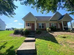 Building Photo - 161 Bridgewater Cir
