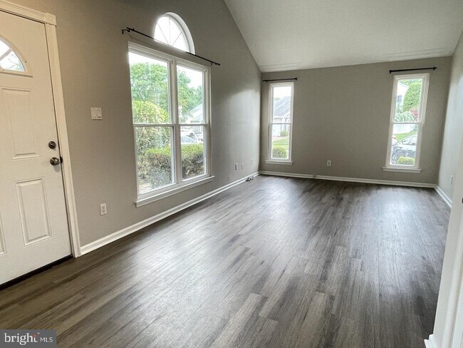 Foto del edificio - 294 Woods Edge Pl