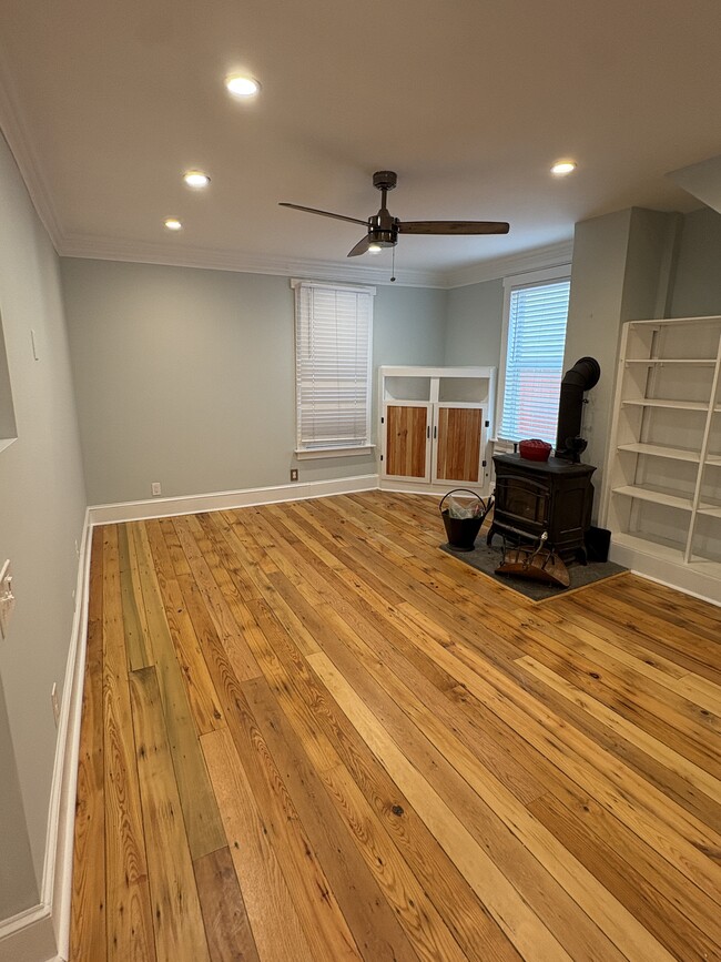 Building Photo - 4036 1st St