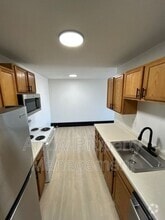 Building Photo - 215 E Arbor Ave