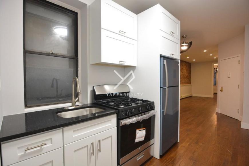Foto principal - 2 bedroom in Flushing NY 11385