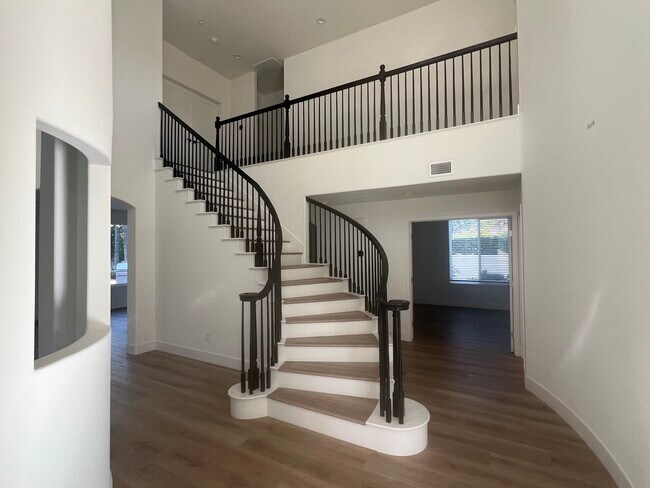 Building Photo - 2342 Orchard View Ln