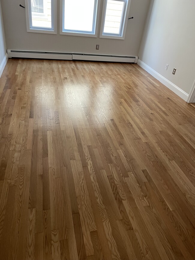 View of living area from kitchen - 131 Derby St