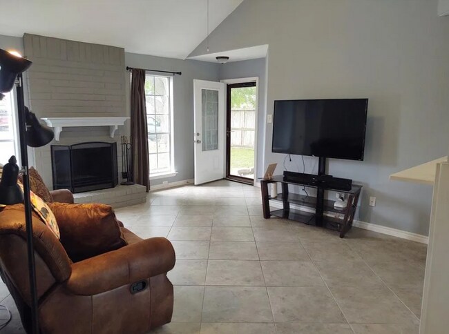 Foto del edificio - 5205 Winding Brook Dr