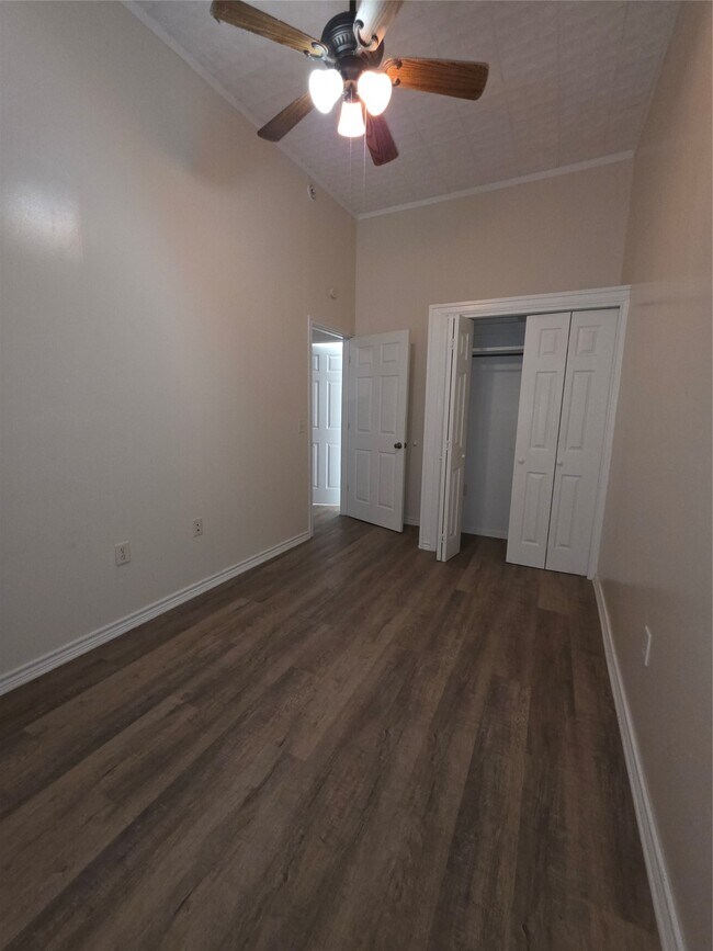 Foto del edificio - 601 W Washington Ave