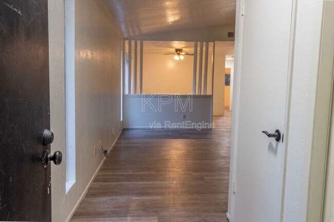 Foto del edificio - 5626 Blackoak Ct