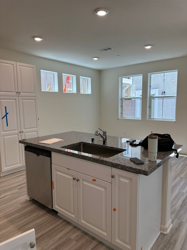 Foto del edificio - 4047 Summer Way