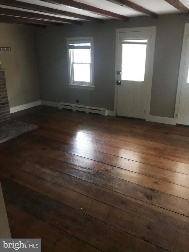 Foto principal - 65 Mathews Ave