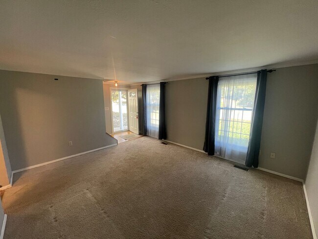Foto del edificio - 7964 Covington Ave