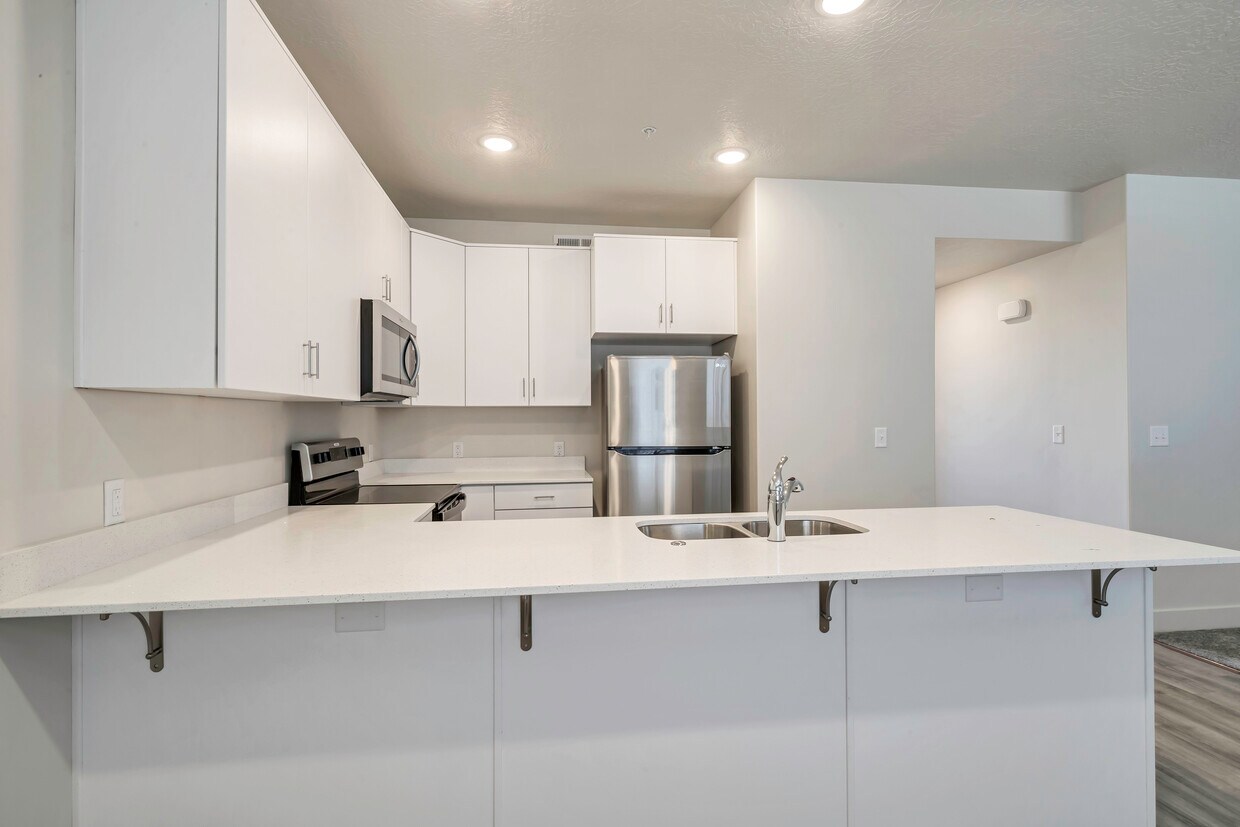 Arrowhead Place Luxury Apartment Homes 1782 N 1330 E Payson, UT