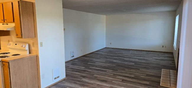 Building Photo - 12716 13th Ln SW