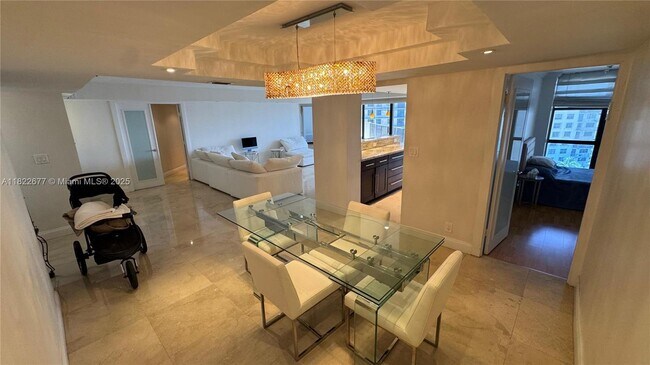 Foto del edificio - 18181 NE 31st Ct