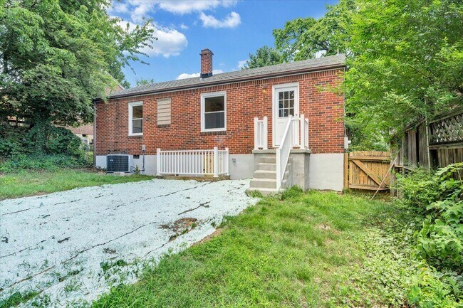 Foto del edificio - 1822 Oxford Ave SW