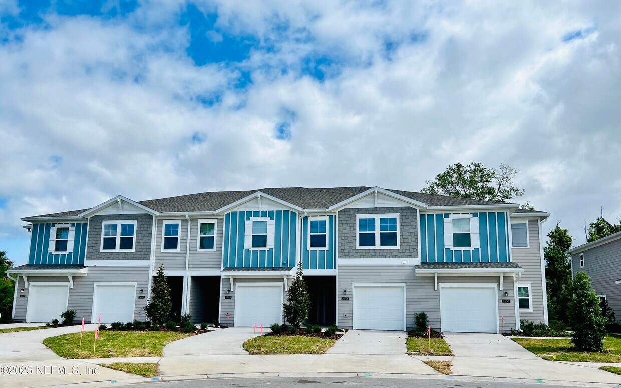 Foto principal - 2657 Sandy Dune Dr