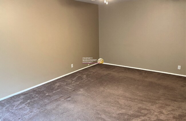 Building Photo - 824-826 E White Maple Way (3700 S)