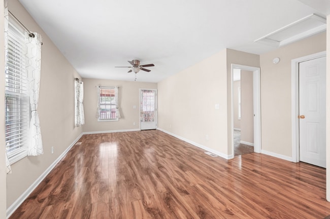 Building Photo - 1108 Waverunner Ct E