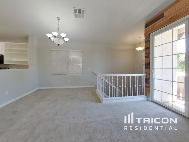 Building Photo - 1382 S Sabino Dr