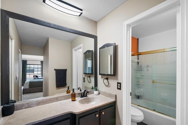 Foto del edificio - 160 Cypress Club Dr