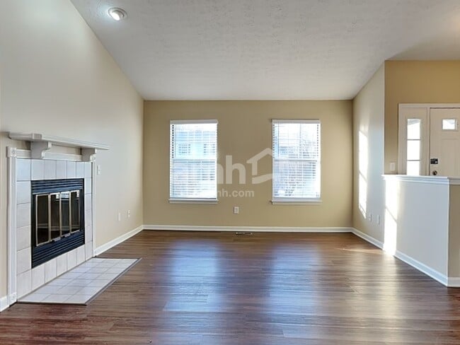 Foto del edificio - 420 Randy Ln
