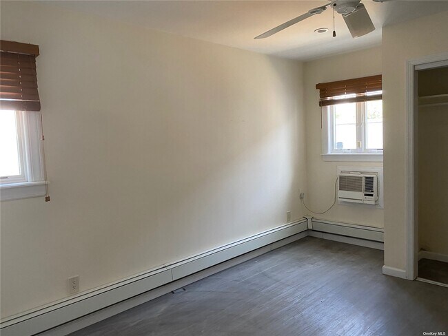 Building Photo - 163-03 92nd St