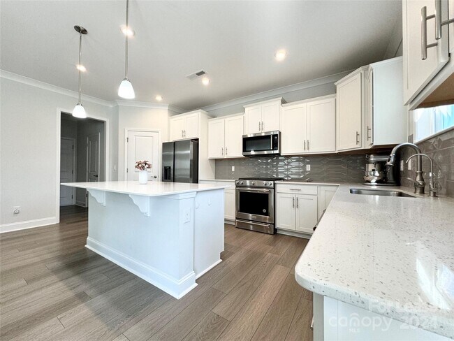 Building Photo - 19113 Yellow Birch Dr