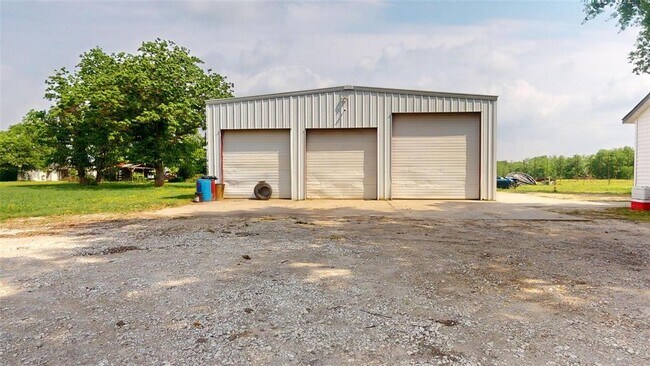 Building Photo - 3319 Barbers Hill Rd
