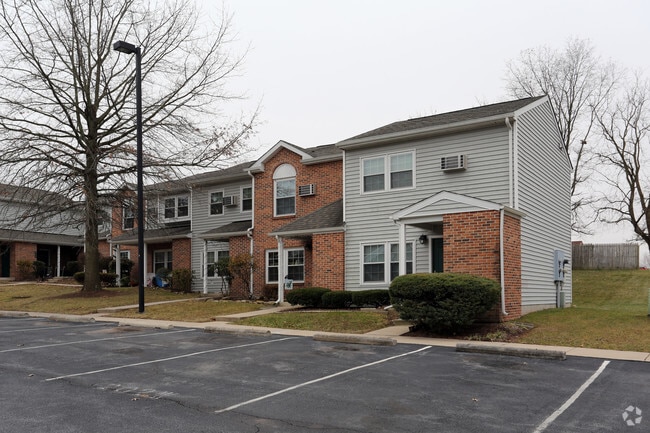 Building Photo - Walnut Manor