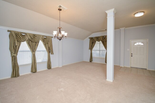 Building Photo - 3807 Belmont Turn