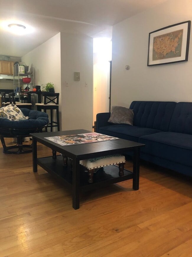 Foto del edificio - Amazing 2 bed in Allston 5 min away from Brookline... BROKER FEE PAID BY LANDLORD