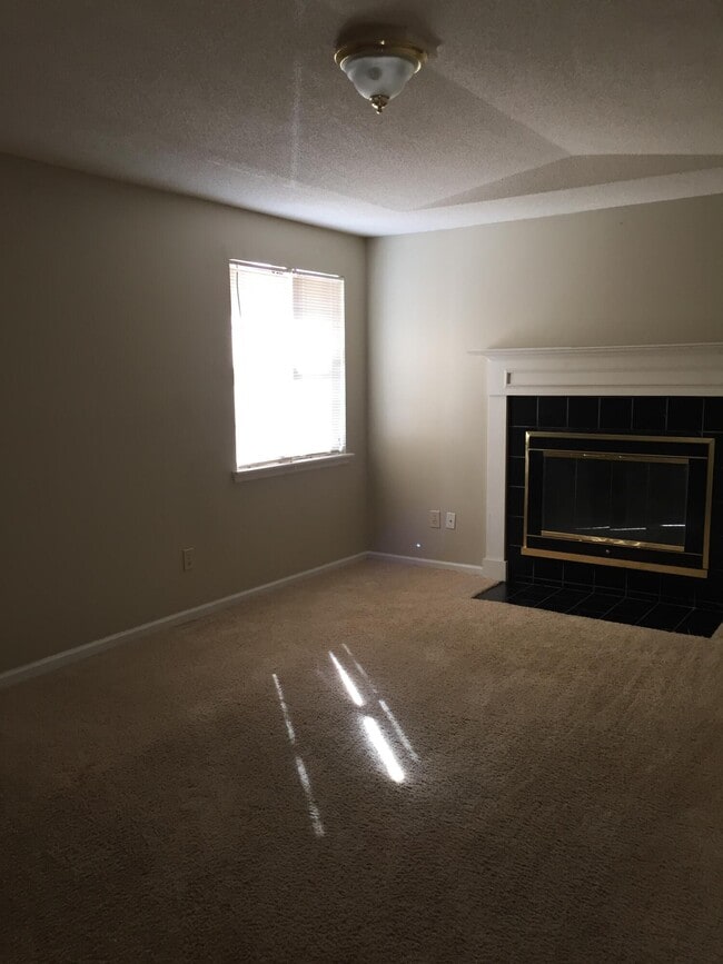 Building Photo - 3019 White Sand Dr