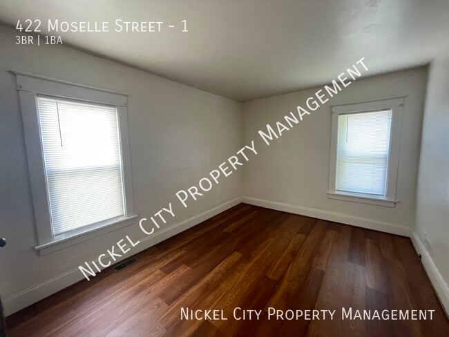Building Photo - 422 Moselle St