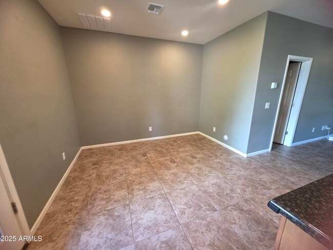 Foto del edificio - 9 S 195th Ln