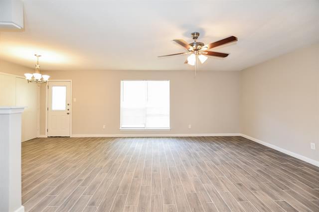 Foto del edificio - 1559 Willowbrook St