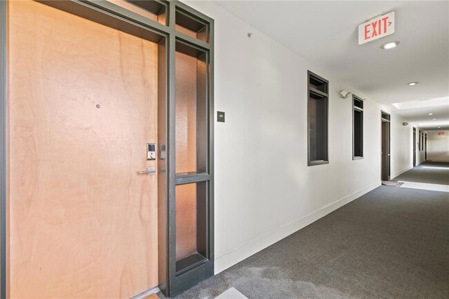 Foto del edificio - 1501 Doyle Carlton Dr