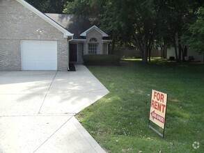 Building Photo - 10755 Ruckle St