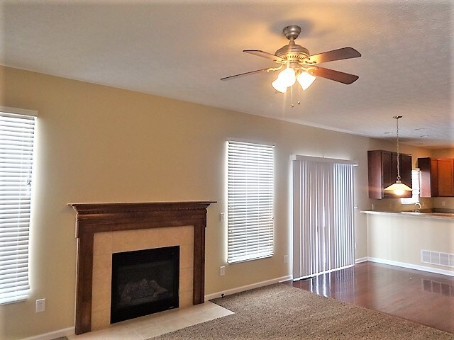 Foto del edificio - 1004 Taylor Glen Blvd E