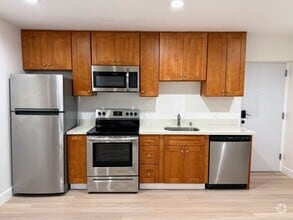 Building Photo - 318 3rd Ln