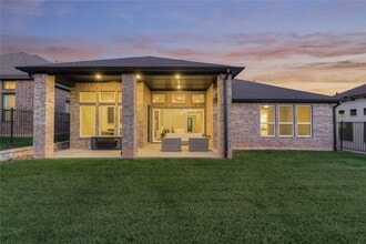 Building Photo - 1716 Encino Blvd