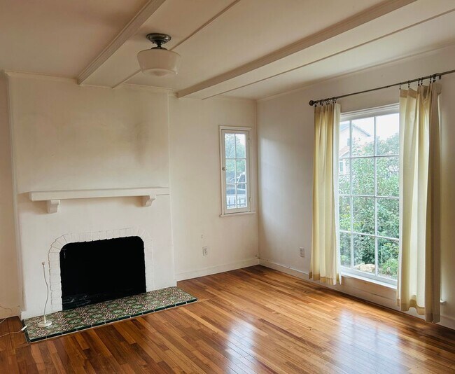 Foto del edificio - 2834 Denby Ave