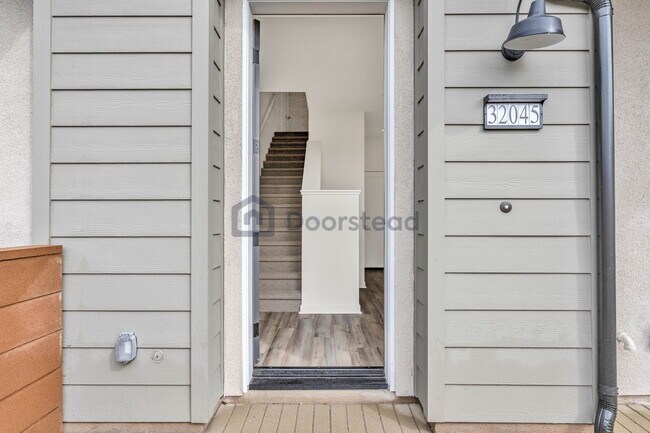 Building Photo - 32045 Paseo Vienta