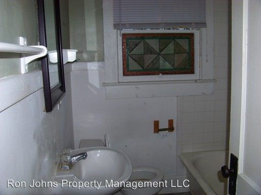 Building Photo - 603 W Cherry St
