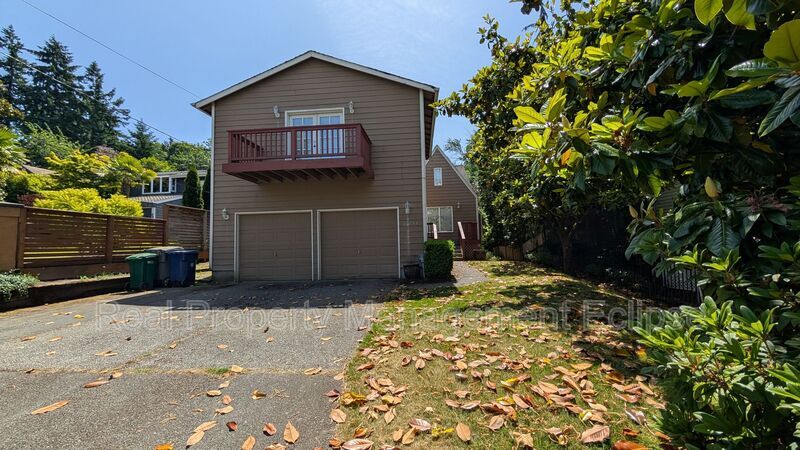 Primary Photo - 10253 NE 64th St