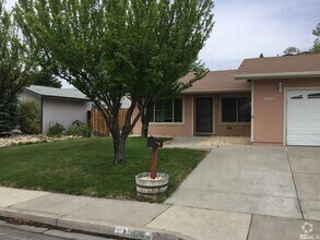 Building Photo - 1066 Palmwood Dr